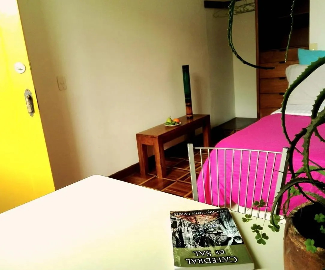 Guest house Om Hospedaje Hotel Bogota